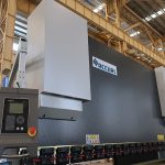 CNC NC sjálfvirkur rafmagns vökva lárétt samskeyti stál málm klippa og beygja stutt bremsa vél verð til sölu